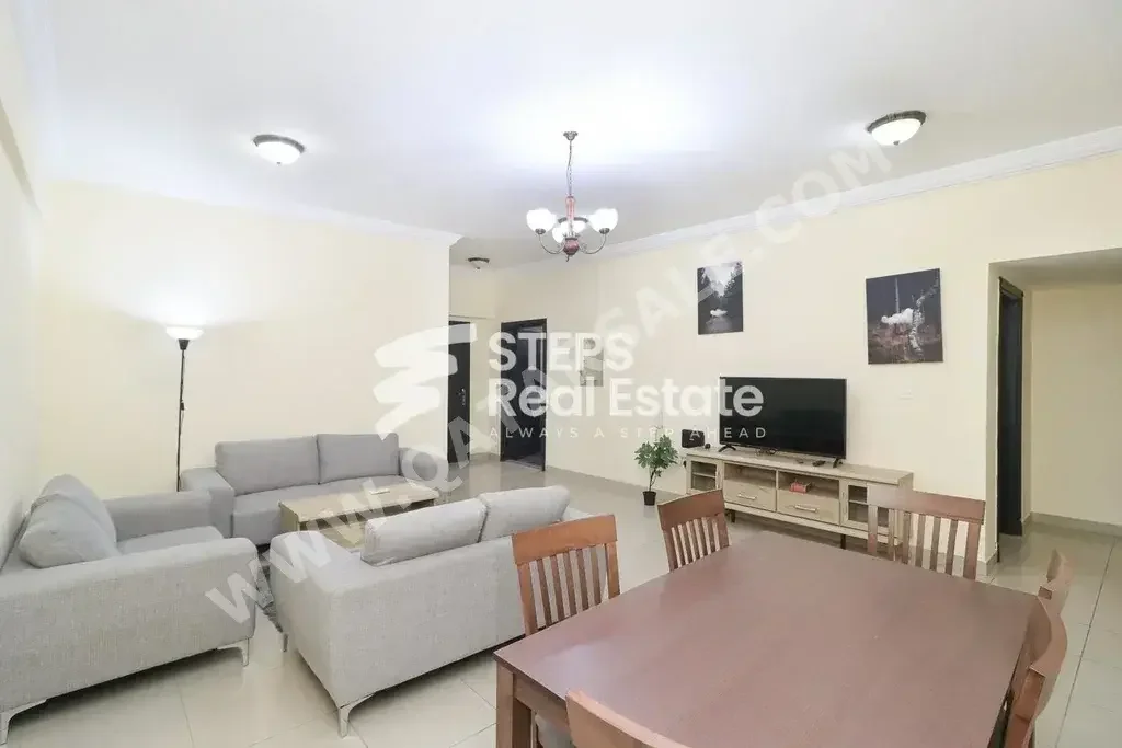 Buildings, Towers & Compounds - Family Residential  - Doha  - Fereej Bin Mahmoud  For Rent