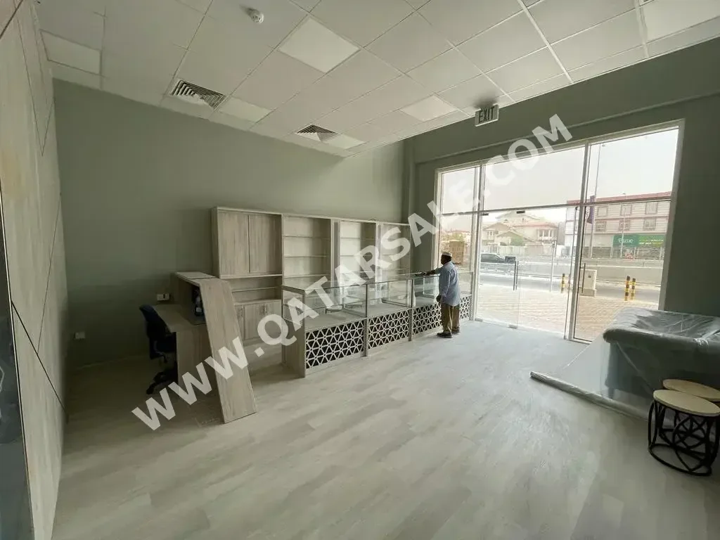 Commercial Shops - Semi Furnished  - Doha  For Rent  - Nuaija