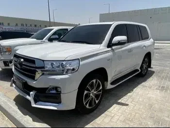 Toyota  Land Cruiser  VXR- Grand Touring S  2020  Automatic  110,000 Km  8 Cylinder  Four Wheel Drive (4WD)  SUV  White  With Warranty