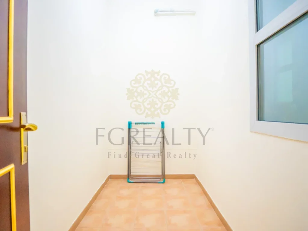3 Bedrooms  Apartment  For Rent  in Doha -  Mushaireb  Fully Furnished
