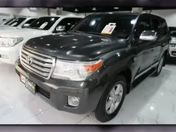 Toyota  Land Cruiser  VXR  2012  Automatic  274,000 Km  8 Cylinder  Four Wheel Drive (4WD)  SUV  Gray  With Warranty