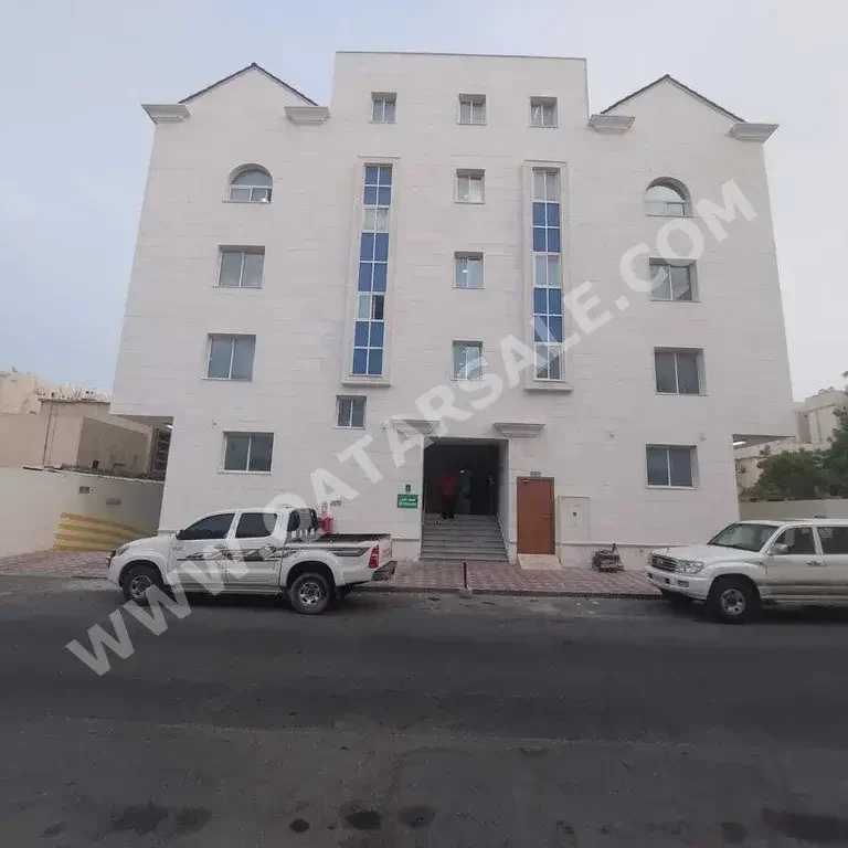 Buildings, Towers & Compounds - Family Residential  - Doha  - Fereej Bin Omran  For Rent