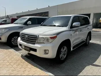 Toyota  Land Cruiser  VXR  2014  Automatic  388,000 Km  8 Cylinder  Four Wheel Drive (4WD)  SUV  White  With Warranty