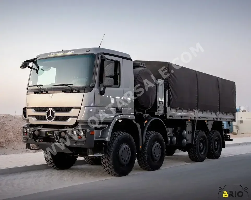 Truck Mercedes  Actross - Color Gray  2014  All Wheel Drive (AWD)