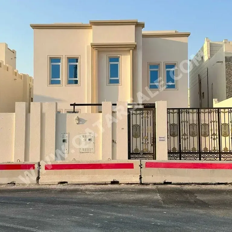 Family Residential  - Not Furnished  - Al Khor  - Al Khor  - 7 Bedrooms