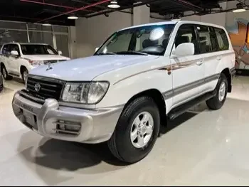Toyota  Land Cruiser  VXR  1999  Manual  486,000 Km  8 Cylinder  Four Wheel Drive (4WD)  SUV  White  With Warranty