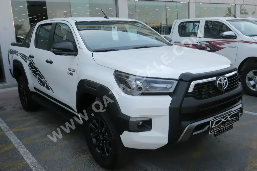 Toyota  Hilux  SR5 Adventure  2023  Automatic  0 Km  4 Cylinder  Four Wheel Drive (4WD)  Pick Up  White  With Warranty
