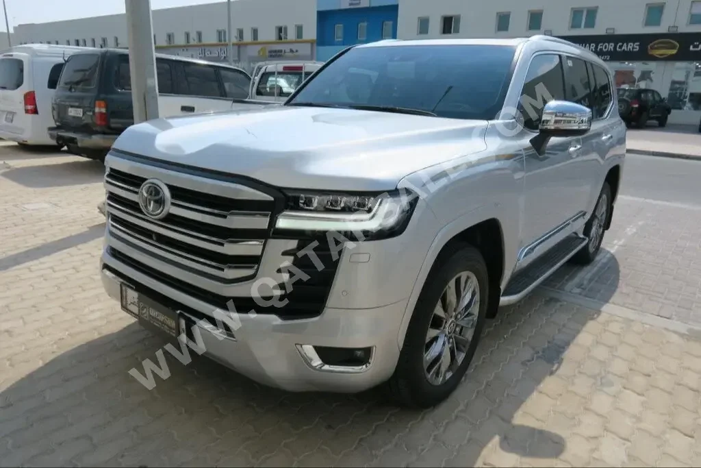 Toyota  Land Cruiser  VXR Twin Turbo  2023  Automatic  8,000 Km  6 Cylinder  Four Wheel Drive (4WD)  SUV  Silver  With Warranty
