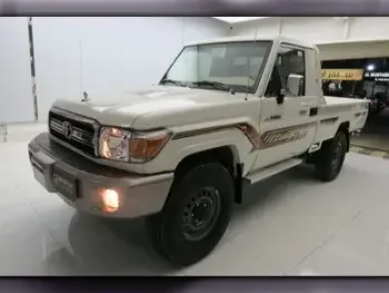 Toyota  Land Cruiser  LX  2023  Manual  32,000 Km  6 Cylinder  Four Wheel Drive (4WD)  Pick Up  White  With Warranty