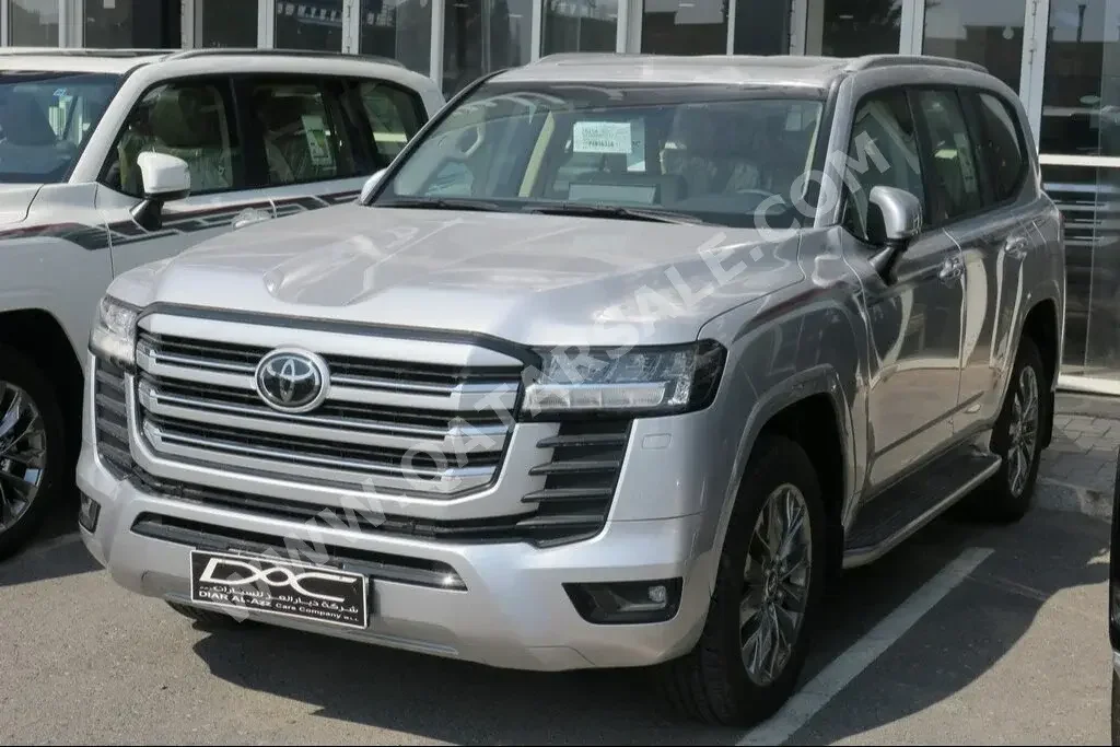 Toyota  Land Cruiser  GXR  2023  Automatic  500 Km  6 Cylinder  Four Wheel Drive (4WD)  SUV  Silver  With Warranty