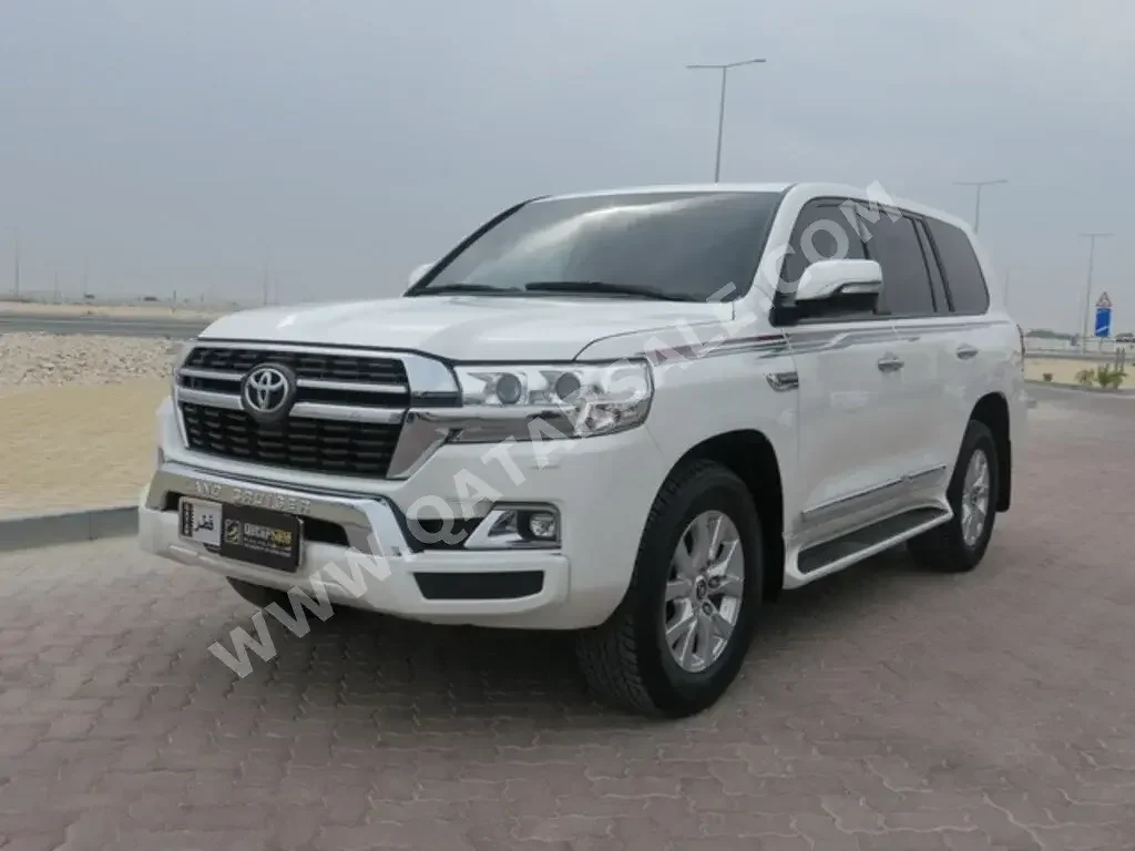 Toyota  Land Cruiser  GXR  2021  Automatic  66,000 Km  8 Cylinder  Four Wheel Drive (4WD)  SUV  White  With Warranty