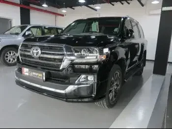 Toyota  Land Cruiser  GXR- Grand Touring  2020  Automatic  18,012 Km  6 Cylinder  Four Wheel Drive (4WD)  SUV  Black  With Warranty