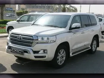 Toyota  Land Cruiser  GXR  2018  Automatic  220,000 Km  8 Cylinder  Four Wheel Drive (4WD)  SUV  Pearl