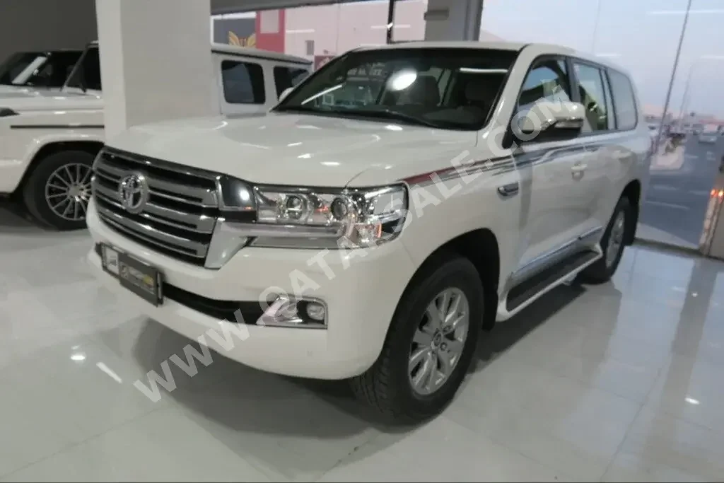 Toyota  Land Cruiser  GXR  2021  Automatic  57,000 Km  8 Cylinder  Four Wheel Drive (4WD)  SUV  White  With Warranty