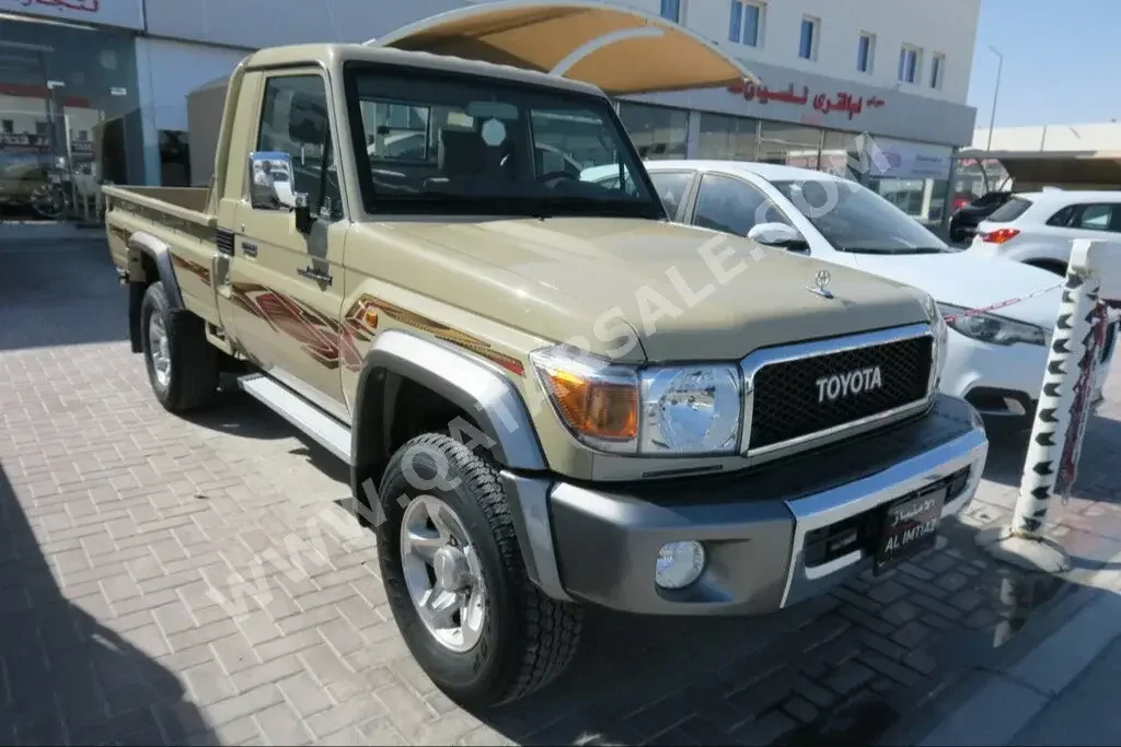 Toyota  Land Cruiser  LX  2022  Manual  24,000 Km  6 Cylinder  Four Wheel Drive (4WD)  Pick Up  Beige  With Warranty