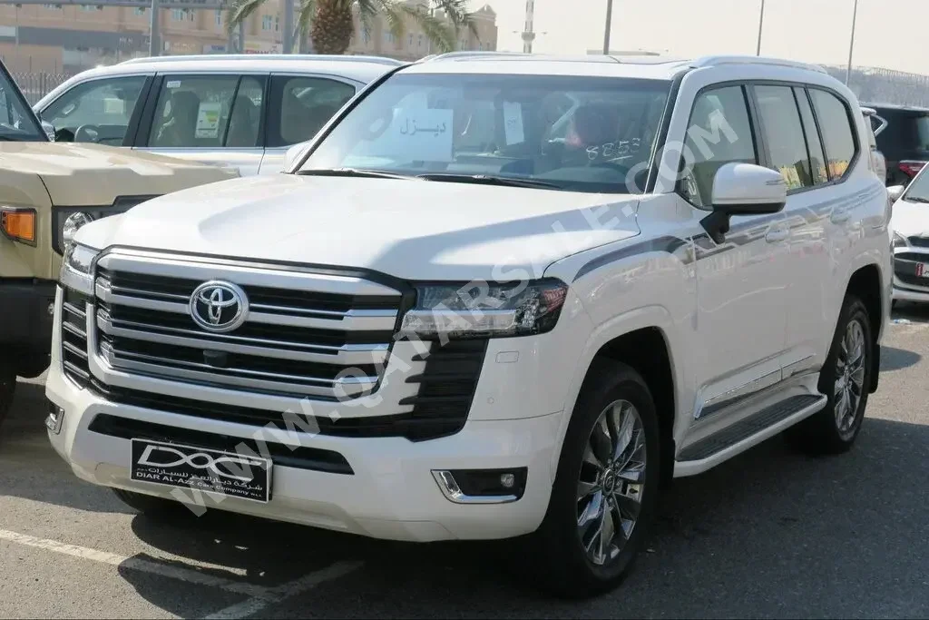 Toyota  Land Cruiser  GXR Twin Turbo  2023  Automatic  2,800 Km  6 Cylinder  Four Wheel Drive (4WD)  SUV  White  With Warranty