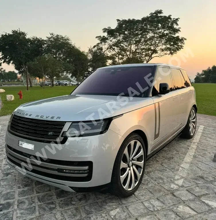 Land Rover  Range Rover  Vogue HSE  2023  Automatic  12,000 Km  8 Cylinder  Four Wheel Drive (4WD)  SUV  Silver  With Warranty