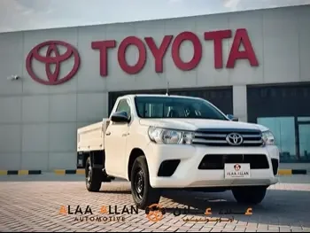 Toyota  Hilux  2021  Manual  0 Km  4 Cylinder  Four Wheel Drive (4WD)  Pick Up  White