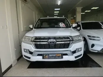 Toyota  Land Cruiser  GXR  2018  Automatic  165,000 Km  8 Cylinder  Four Wheel Drive (4WD)  SUV  White