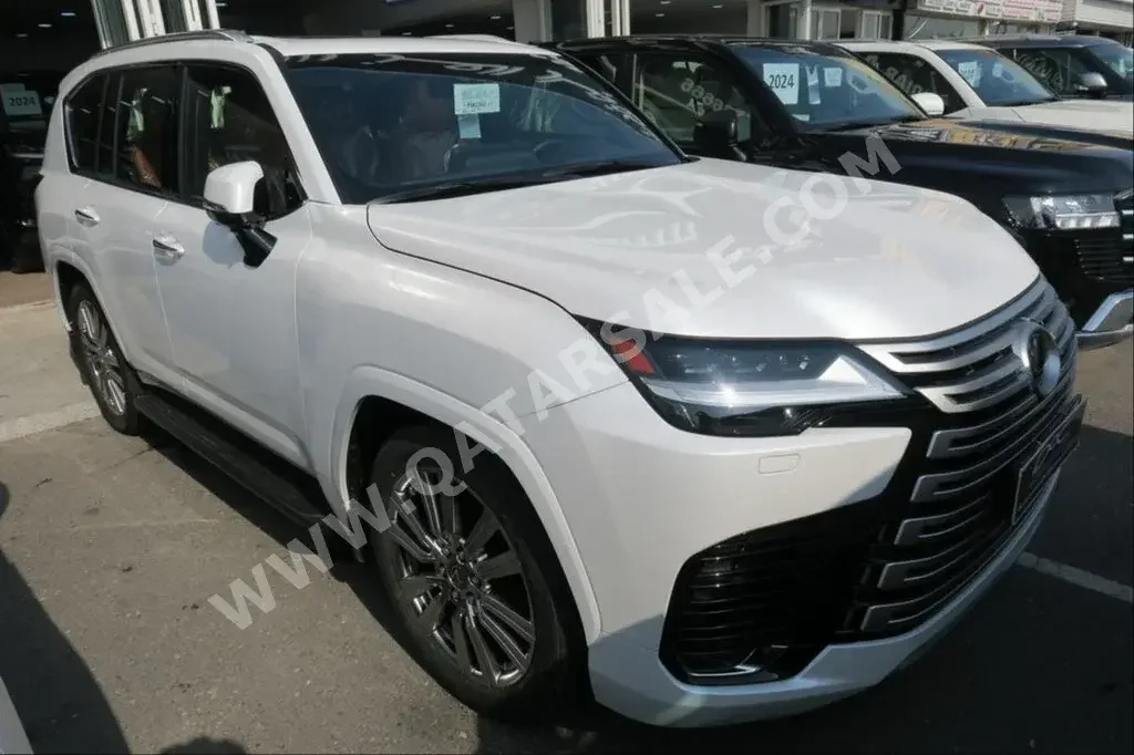 Lexus  LX  600 VIP  2023  Automatic  900 Km  6 Cylinder  Four Wheel Drive (4WD)  SUV  White  With Warranty