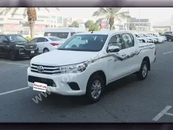 Toyota  Hilux  SR5  2024  Automatic  0 Km  4 Cylinder  Rear Wheel Drive (RWD)  Pick Up  White  With Warranty