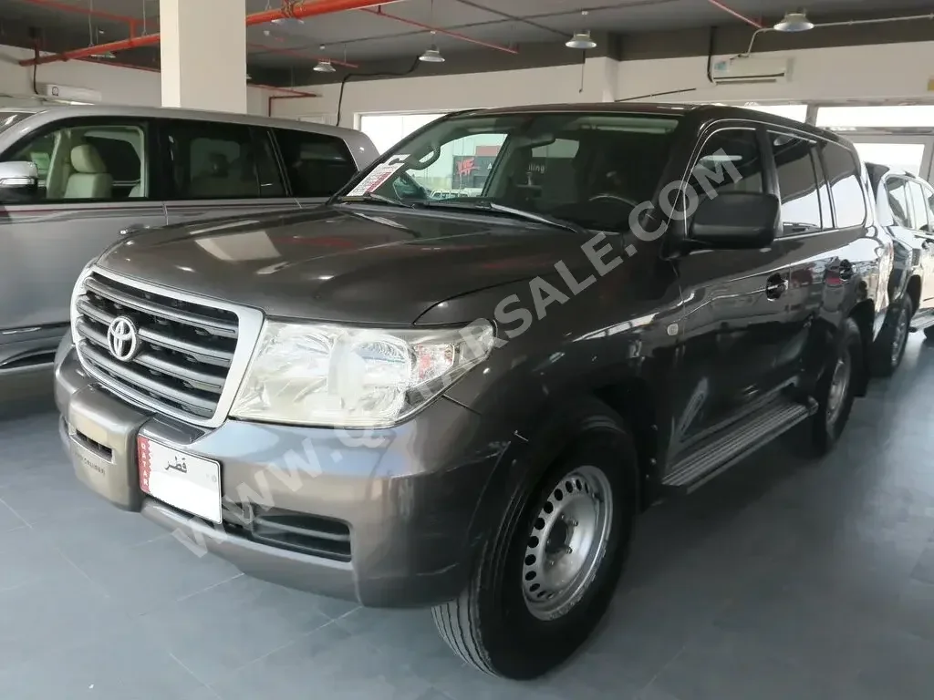 Toyota  Land Cruiser  G  2011  Automatic  305,000 Km  6 Cylinder  Four Wheel Drive (4WD)  SUV  Gray