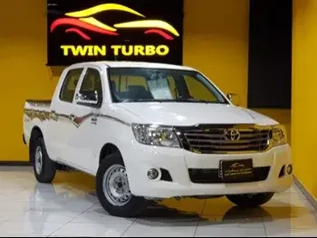 Toyota  Hilux  2015  Automatic  284,000 Km  4 Cylinder  Rear Wheel Drive (RWD)  Pick Up  White
