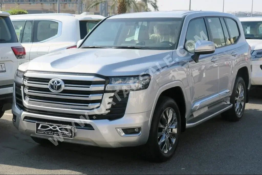 Toyota  Land Cruiser  GXR Twin Turbo  2023  Automatic  1,400 Km  6 Cylinder  Four Wheel Drive (4WD)  SUV  Silver  With Warranty