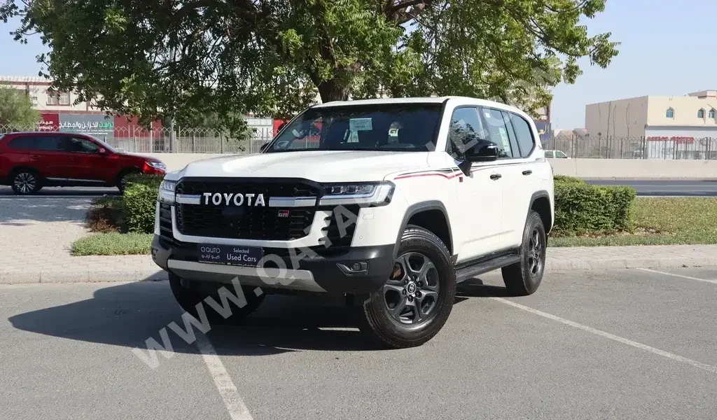 Toyota  Land Cruiser  GR Sport Twin Turbo  2022  Automatic  39,000 Km  6 Cylinder  Four Wheel Drive (4WD)  SUV  White  With Warranty