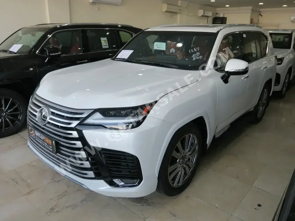 Lexus  LX  600 VIP  2023  Automatic  0 Km  6 Cylinder  Four Wheel Drive (4WD)  SUV  White  With Warranty