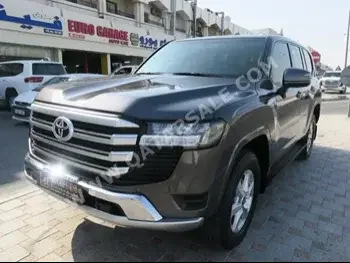 Toyota  Land Cruiser  GXR  2022  Automatic  70,000 Km  6 Cylinder  Four Wheel Drive (4WD)  SUV  Gray  With Warranty