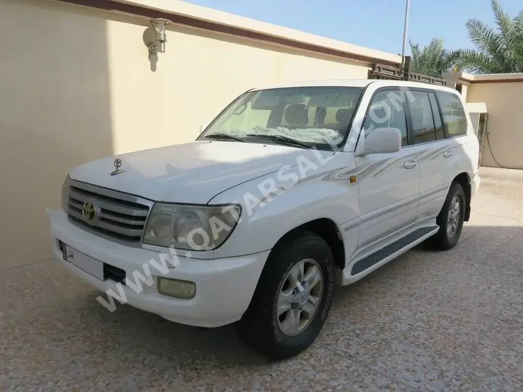  Toyota  Land Cruiser  VXR  2006  Automatic  307,000 Km  8 Cylinder  Four Wheel Drive (4WD)  SUV  White  With Warranty