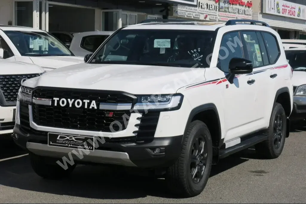 Toyota  Land Cruiser  GR Sport Twin Turbo  2024  Automatic  0 Km  6 Cylinder  Four Wheel Drive (4WD)  SUV  White  With Warranty