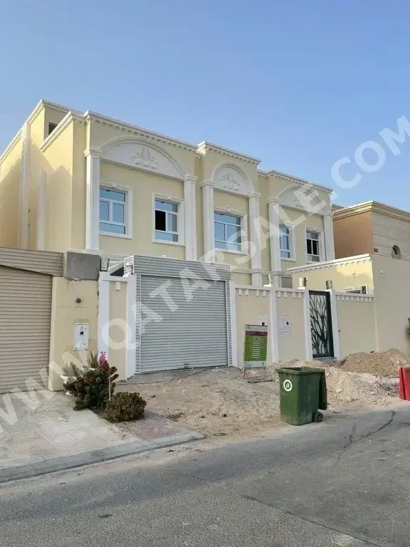Family Residential  Not Furnished  Al Daayen  Umm Qarn  8 Bedrooms