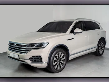 Volkswagen  Touareg  Highline plus  2023  Automatic  87 Km  6 Cylinder  All Wheel Drive (AWD)  SUV  White  With Warranty