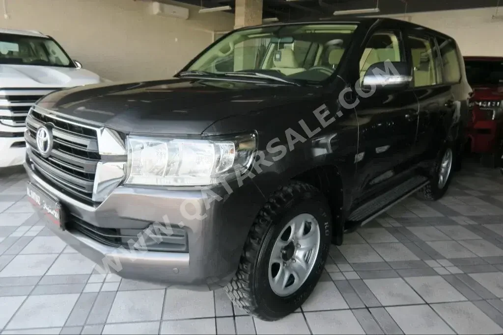 Toyota  Land Cruiser  G  2017  Automatic  230,000 Km  6 Cylinder  Four Wheel Drive (4WD)  SUV  Gray