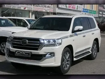 Toyota  Land Cruiser  VXR  2019  Automatic  88,000 Km  8 Cylinder  Four Wheel Drive (4WD)  SUV  White