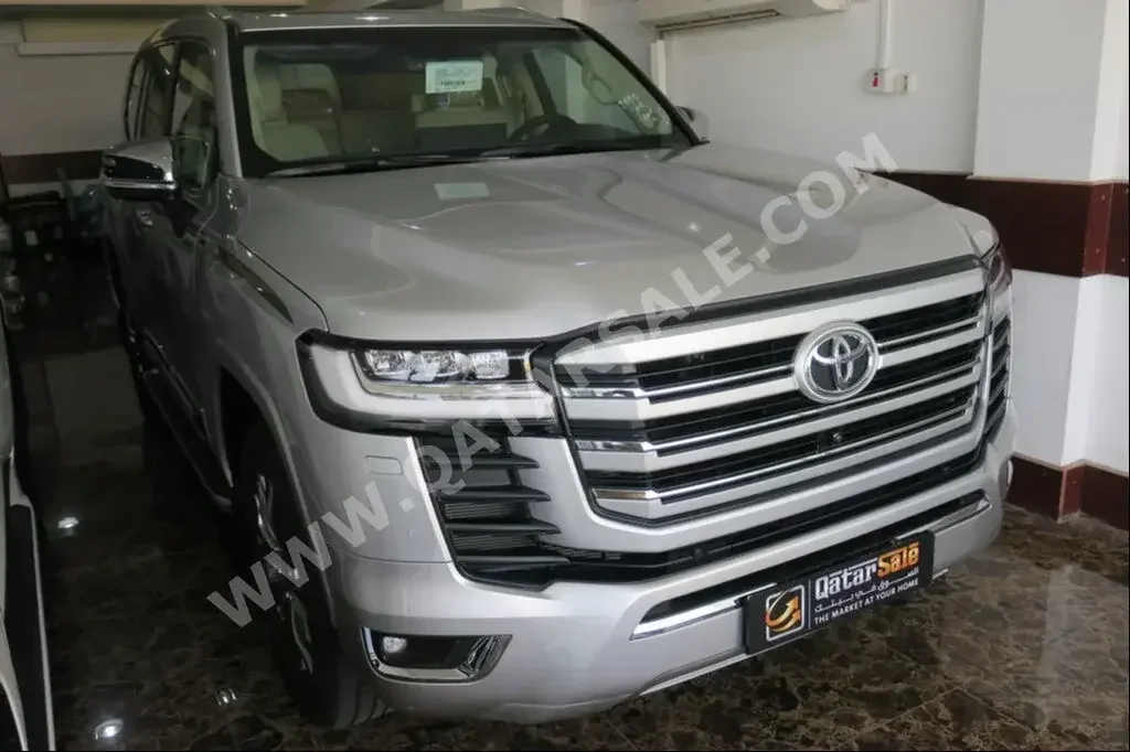 Toyota  Land Cruiser  VX Twin Turbo  2023  Automatic  7,000 Km  6 Cylinder  Four Wheel Drive (4WD)  SUV  Silver  With Warranty