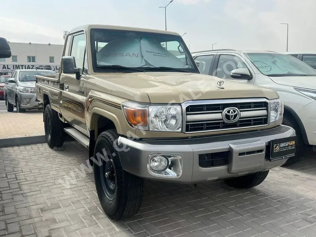Toyota  Land Cruiser  LX  2018  Manual  183,000 Km  6 Cylinder  Four Wheel Drive (4WD)  Pick Up  Blue  With Warranty
