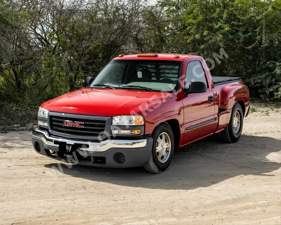 GMC  Sierra  2004  Manual  184,000 Km  8 Cylinder  Four Wheel Drive (4WD)  Pick Up  Red