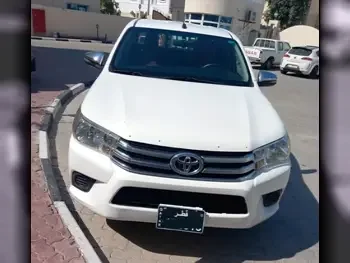 Toyota  Hilux  2018  Manual  219,000 Km  4 Cylinder  All Wheel Drive (AWD)  Pick Up  White