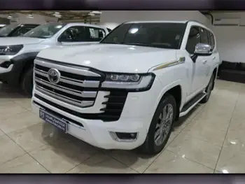 Toyota  Land Cruiser  VXR Twin Turbo  2022  Automatic  49,000 Km  6 Cylinder  Four Wheel Drive (4WD)  SUV  White  With Warranty