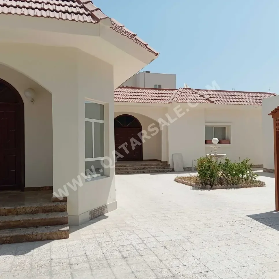 Family Residential  Not Furnished  Doha  Al Dafna  5 Bedrooms