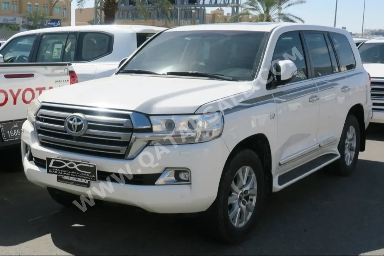  Toyota  Land Cruiser  VXR  2018  Automatic  260,000 Km  8 Cylinder  Four Wheel Drive (4WD)  SUV  White  With Warranty
