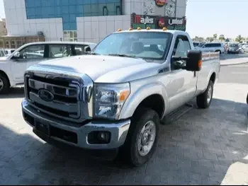Ford  F  350 Super duty  2015  Automatic  24,000 Km  8 Cylinder  Four Wheel Drive (4WD)  Pick Up  Silver