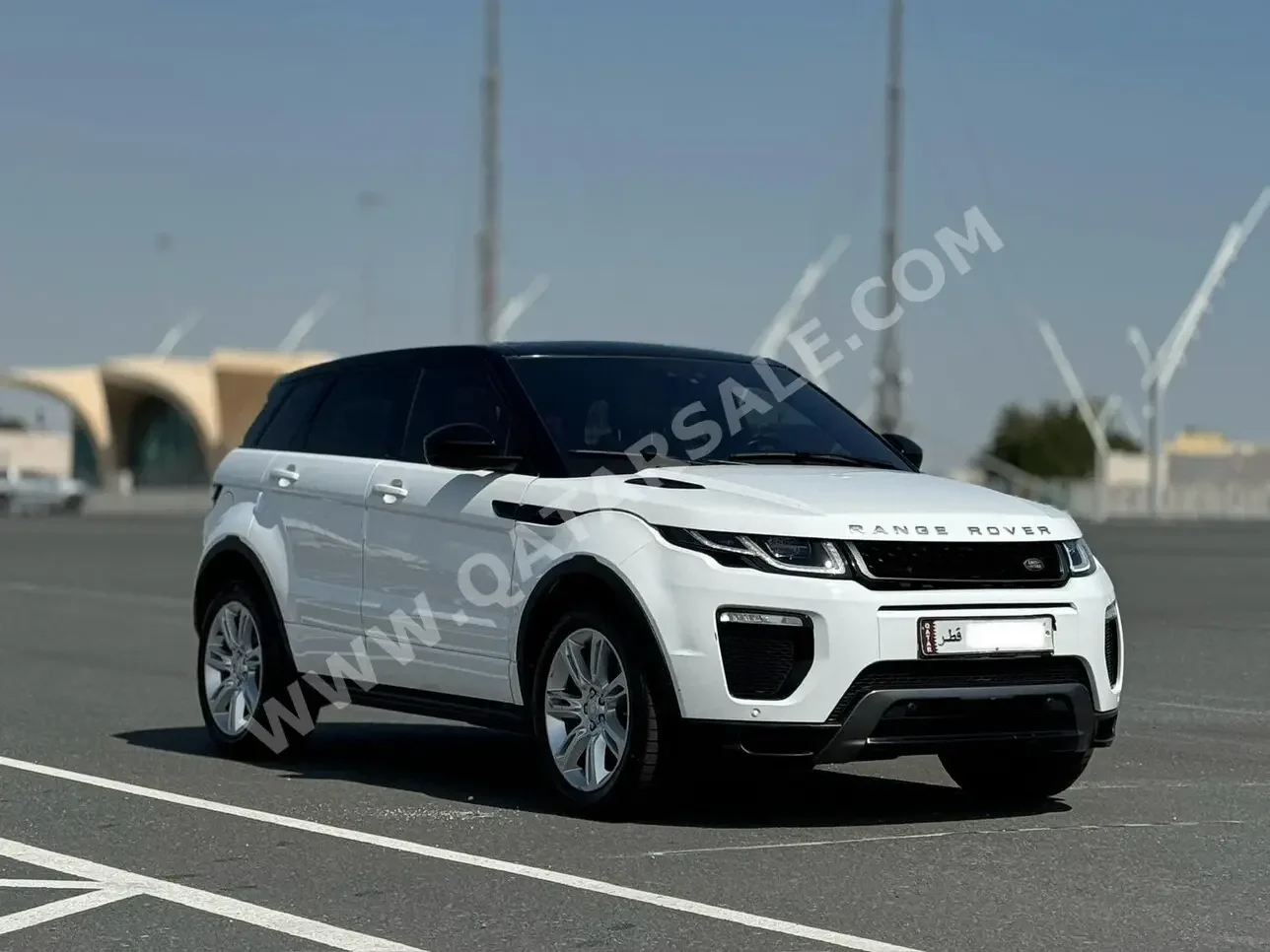 Land Rover  Evoque  Dynamic  2017  Automatic  150,000 Km  4 Cylinder  Four Wheel Drive (4WD)  SUV  White