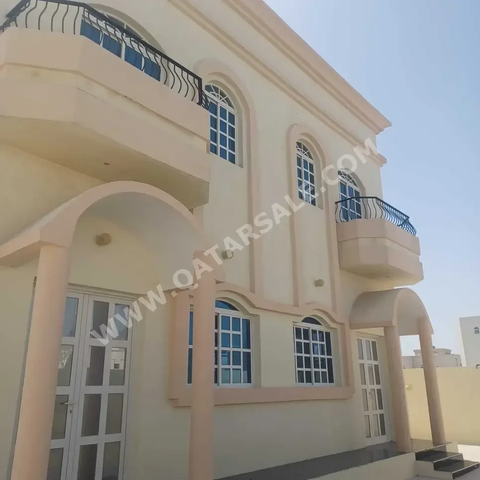 Family Residential  Not Furnished  Doha  Al Dafna  4 Bedrooms