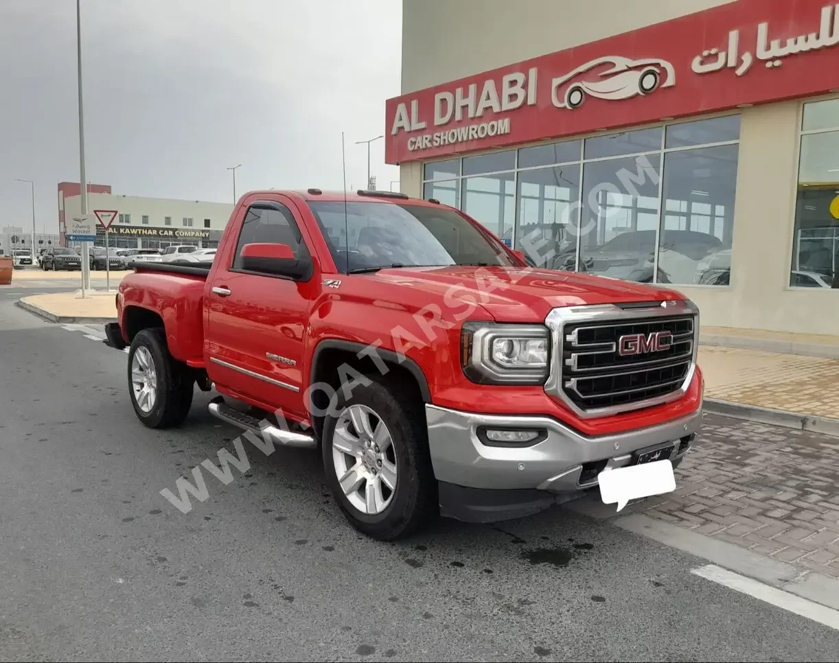 GMC  Sierra  1500  2018  Automatic  94,000 Km  8 Cylinder  Four Wheel Drive (4WD)  Pick Up  Red