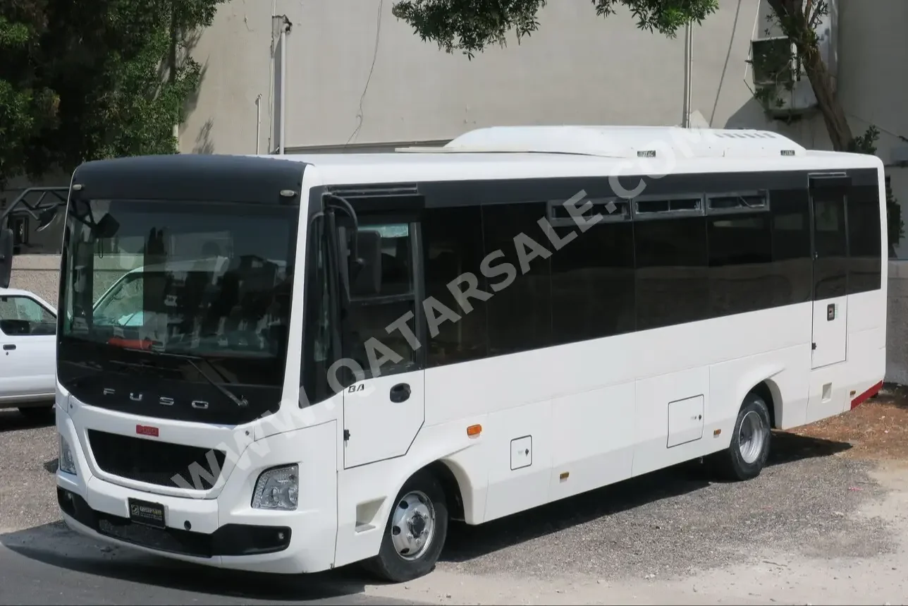 Mitsubishi  Fuso Canter  2022  Manual  62,000 Km  4 Cylinder  Rear Wheel Drive (RWD)  Van / Bus  White  With Warranty