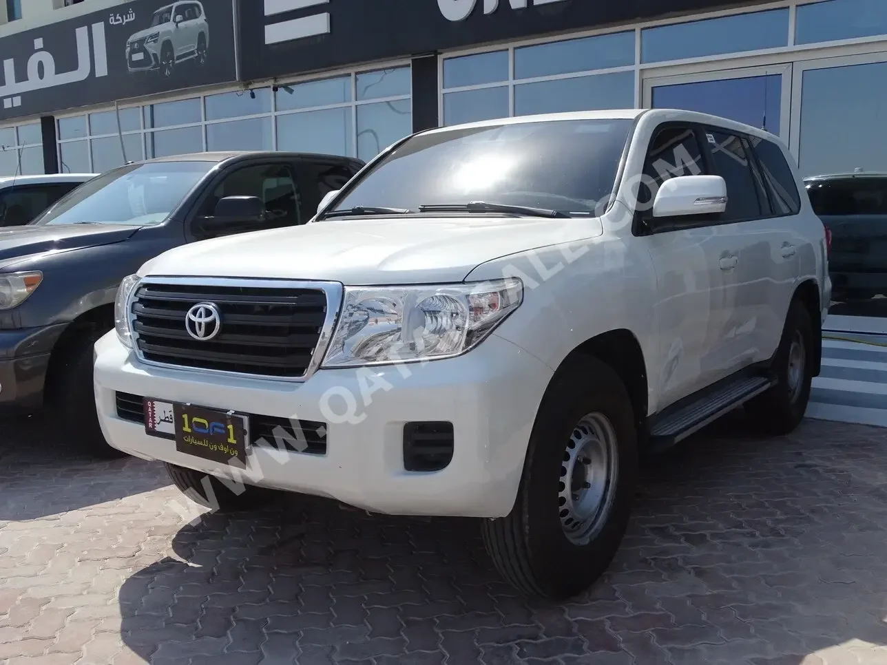 Toyota  Land Cruiser  G  2013  Automatic  283,000 Km  6 Cylinder  Four Wheel Drive (4WD)  SUV  White